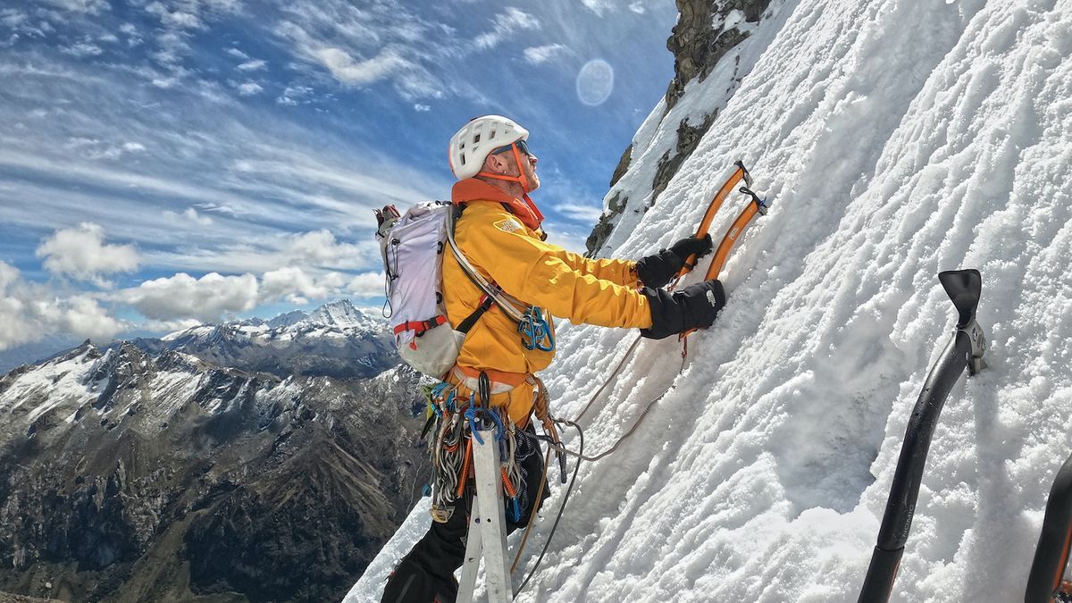 Iker Pou, durante una de las escaladas realizadas este verano en la cordillera andina