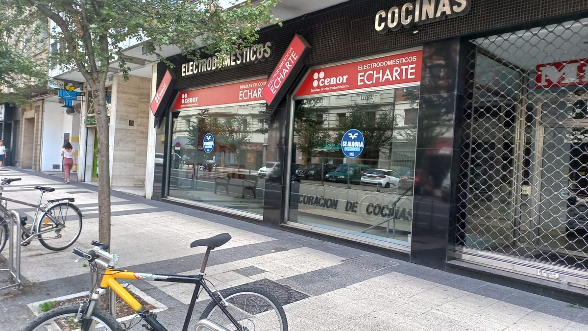 Otra tienda de barrio de las de toda la vida que ha echado el cierre en Vitoria