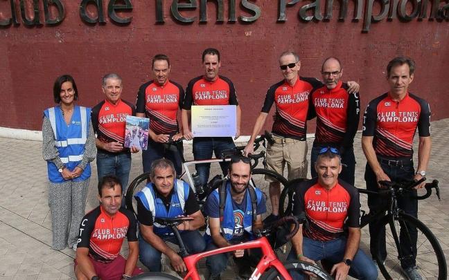 En la fila de arriba, de izquierda a derecha, Adriana Marcelino, Joaquín Unzué, David Zandueta, Daniel Ruano, Julio Molina, Juan Unzué y José María Monreal. En la fila de abajo, Javier Iriberri, José Javier Esparz En la fila de arriba, de izquierda a derecha, Adriana Marcelino, Joaquín Unzué, David Zandueta, Daniel Ruano, Julio Molina, Juan Unzué y José María Monreal. En la fila de abajo, Javier Iriberri, José Javier Esparz