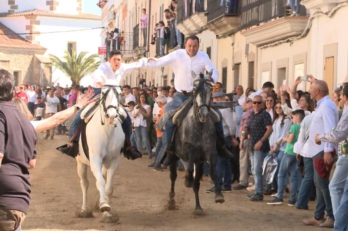 Las carreras de caballos vuelven a protagonizar el Día de la Luz en Arroyo de la Luz.