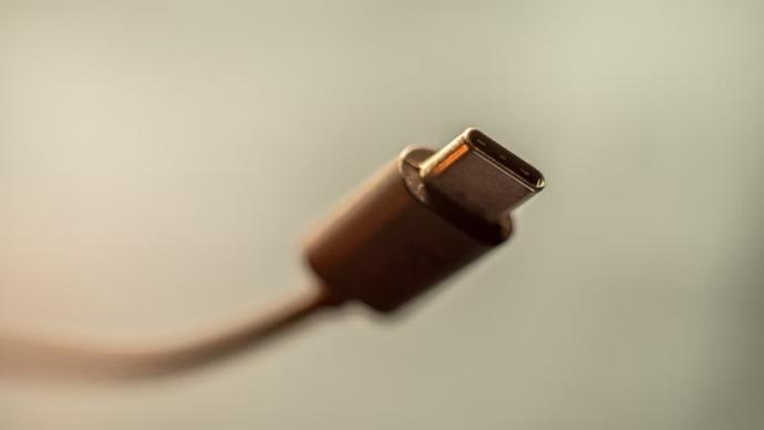 Imagen de un cable USB-C.