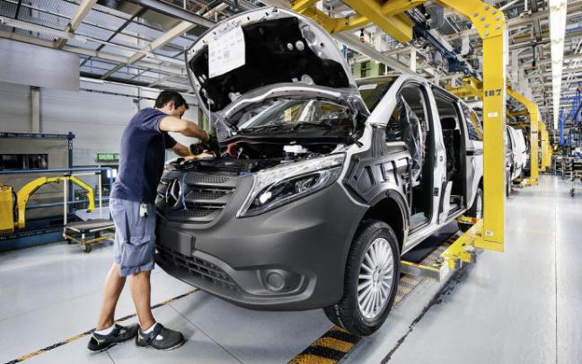 La actividad en la cadena de Mercedes-Benz este mes va a ser de solo 13 jornadas.