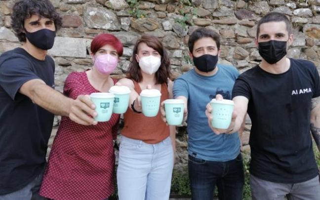 Ander Álvarez, de Irri Sarri, estuvo en la presentación en la que participaron hosteleros y Alex Palacios, presidente de Dendak Bai.