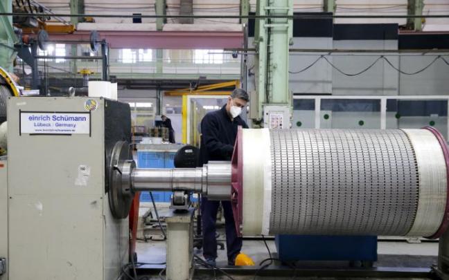 La industria es uno de los sectores en los que se ha recuperado más empleo. La industria es uno de los sectores en los que se ha recuperado más empleo.