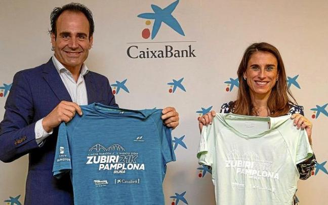 Óscar Ortiz e Isabel Moreno, con las camisetas diseñadas para esta edición. Foto: Patxi Cascante Óscar Ortiz e Isabel Moreno, con las camisetas diseñadas para esta edición. Foto: Patxi Cascante