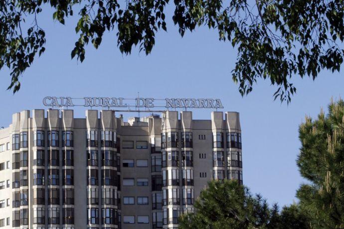 Edificio de Caja Rural en Pamplona