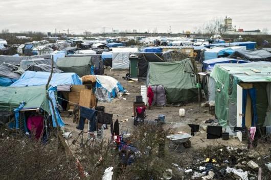 Imagen de archivo de un campamento de migrantes en Calais.