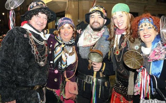 Un grupo de caldereros de las comparsa Tradicional. Un grupo de caldereros de las comparsa Tradicional.