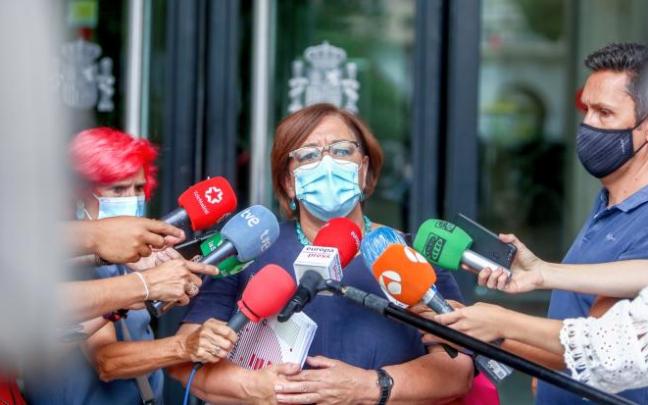 La secretaria de Acción Sindical de Comisiones Obreras, Mari Cruz Vicente, ayer lunes, al término de la reunión. La secretaria de Acción Sindical de Comisiones Obreras, Mari Cruz Vicente, ayer lunes, al término de la reunión.