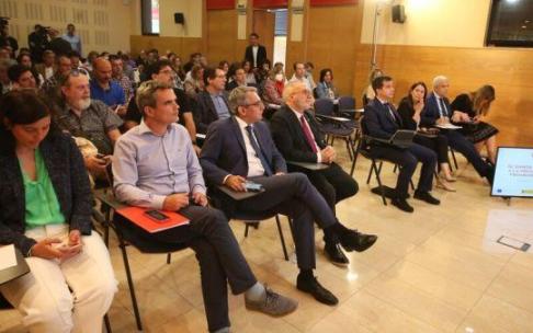 En primera fila: Uxue Itoiz, Guzman Garmendia, Alberto Martínez, Juan Cruz Cigudosa y Mikel Irujo. En primera fila: Uxue Itoiz, Guzman Garmendia, Alberto Martínez, Juan Cruz Cigudosa y Mikel Irujo.