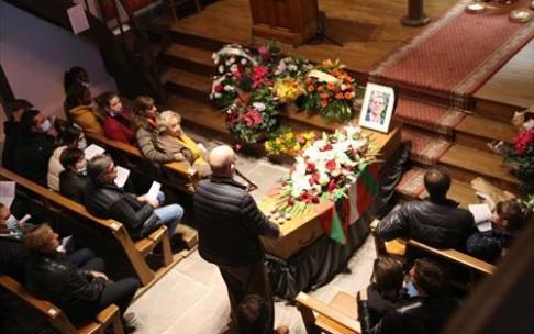 Momento del funeral de Ramuntxo Camblong Momento del funeral de Ramuntxo Camblong