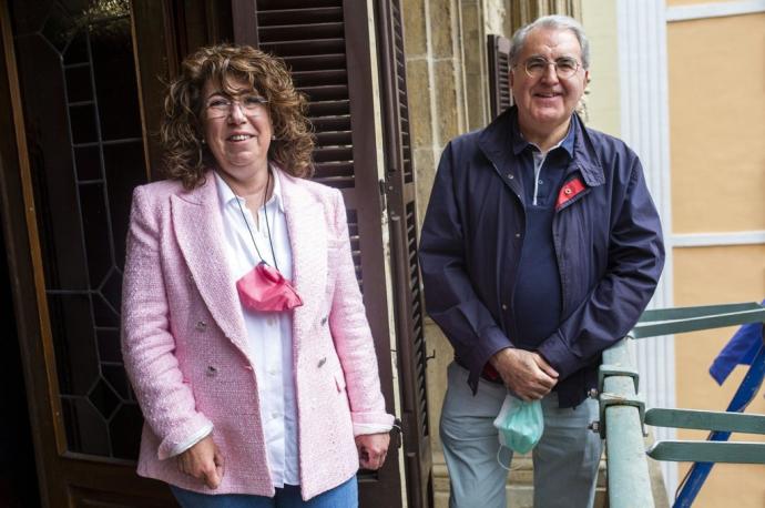 Carmen Alba y Eduardo Pueyo (AMCS), en Pamplona en la presentación de los nuevos recursos del Camino.