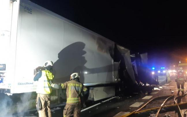 Parte de la caja frigorífica que se ha visto afectada por el fuego.