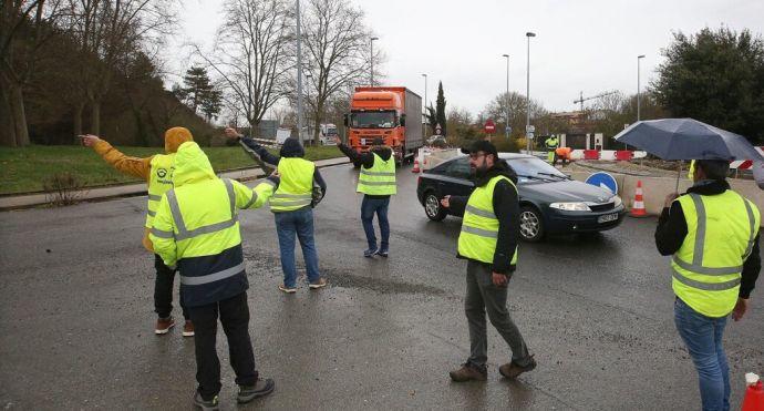 Camioneros, en un piquete en Huarte.