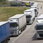 Los transportistas mantienen el paro