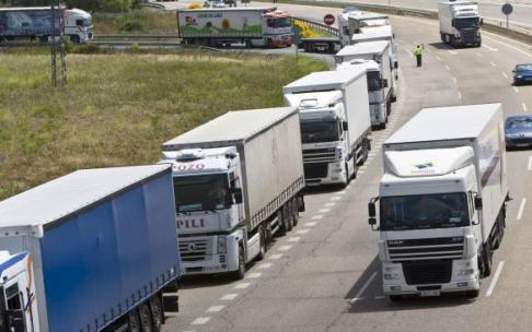 Los transportistas mantienen el paro Los transportistas mantienen el paro