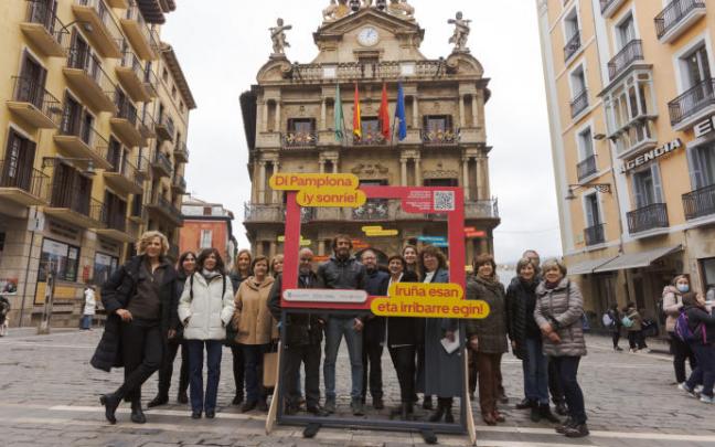 Presentación de la campaña frente al Ayuntamiento.
