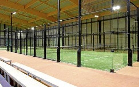 Pista central de las instalaciones de Mutilva Alta.