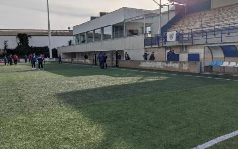 Campo de fútbol de Merkatondoa, antes de un partido del Izarra. Campo de fútbol de Merkatondoa, antes de un partido del Izarra.
