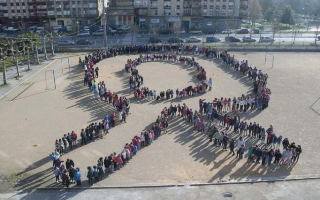 Celebración anterior del Día del niño con cáncer en el colegio Escolapios de Vitoria.