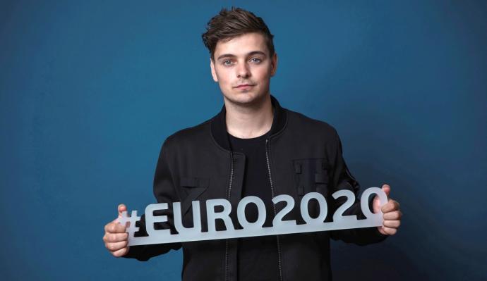 El dj Martin Garrix posa de cara a la celebración de la ceremonia del sorteo de la fase final de la Eurocopa UEFA 2020.