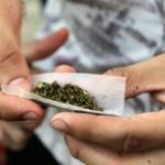 El cannabis aumenta la posibilidad de sufrir daños pulmonares.