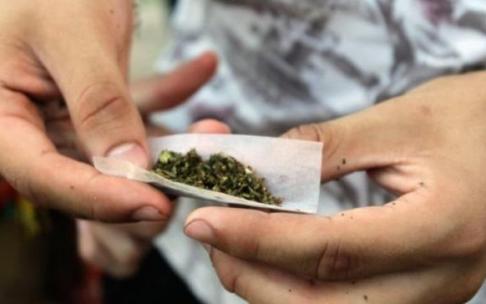 El cannabis aumenta la posibilidad de sufrir daños pulmonares.