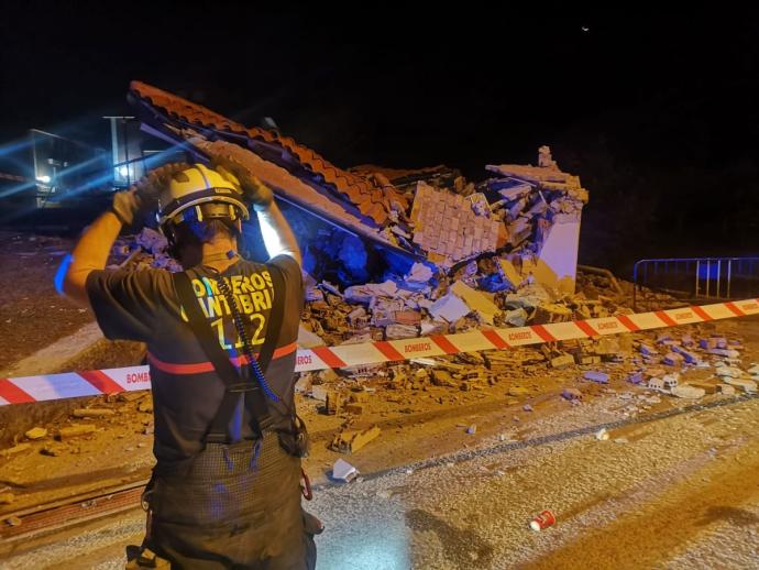Diez jóvenes logran salir de un edificio en Cantabria antes de que se derrumbe