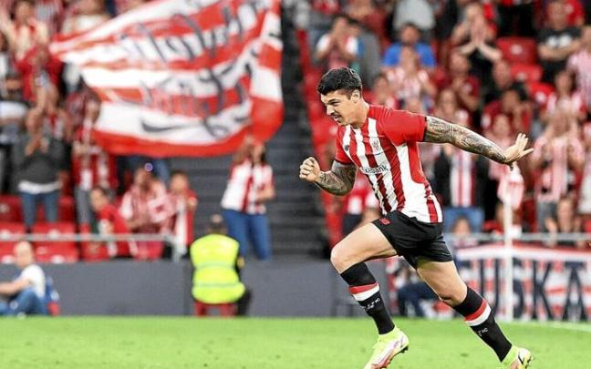 Ander Capa salta al terreno de juego para disfrutar de minutos más de un año después de su último partido.