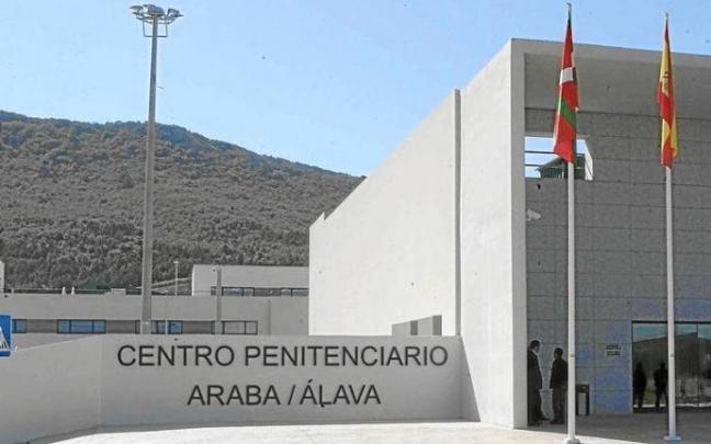 Exterior del centro penitenciario Araba. Exterior del centro penitenciario Araba.