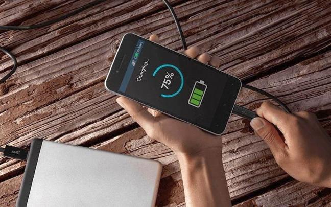 El cargador universal para todos los móviles será una realidad en Europa en 2025.