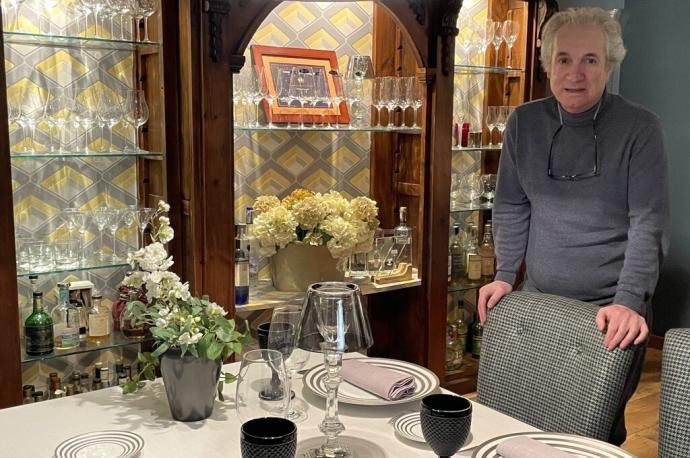 El reputado cocinero Carlos Oyarbide, en el restaurante que ha abierto en San Adrián.