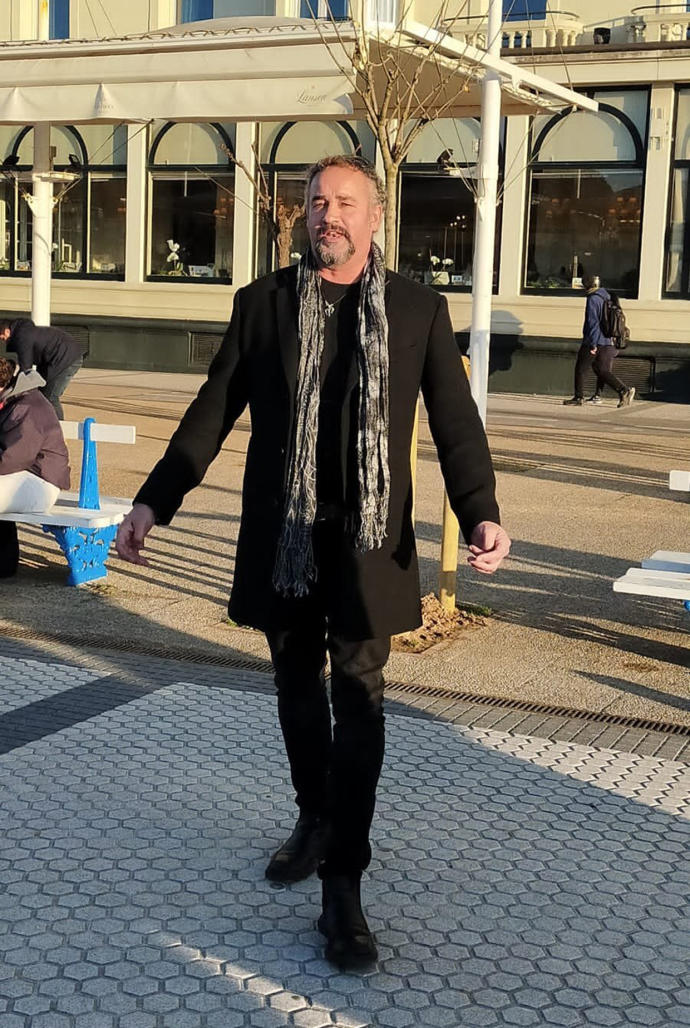 Carmelo Ruiz, el pasado domingo cantando en el paseo de la Concha de Donosti.