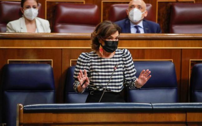 La vicepresidenta, Carmen Calvo, durante su intervención en la sesión de control al Gobierno