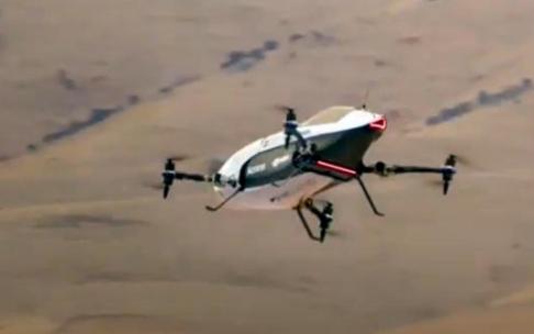 Carreras de coches voladores; la F-1 del futuro en el desierto de Australia.