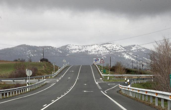 Firme de una carretera alavesa.