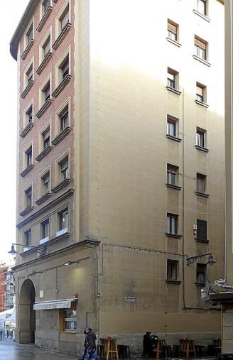 Foto: De Arazuri, J.J. "Pamplona, calles y barrios".