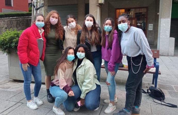 Las jóvenes se implican en la creación de Bidatzenea, la Casa de la Mujer de Portugalete.