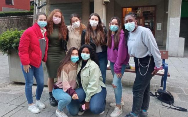 Las jóvenes se implican en la creación de Bidatzenea, la Casa de la Mujer de Portugalete.