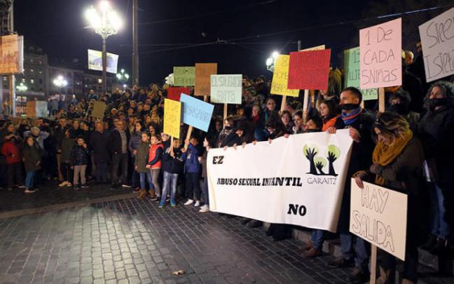 Concentración contra el abuso sexual infantil. Concentración contra el abuso sexual infantil.