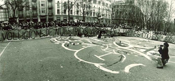 En 1977, el proyecto de aparcamiento subterráneo de la plaza de toros, levantó a todo el barrio por la tala de árboles.