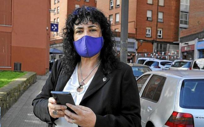 Ane Martínez Recio: "Los casos más graves son las suplantaciones de identidad y el ciberacoso" Ane Martínez Recio: "Los casos más graves son las suplantaciones de identidad y el ciberacoso"