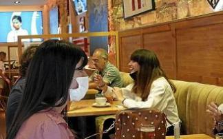 En los bares todavía no se puede consumir de pie. Foto: Pablo Viñas