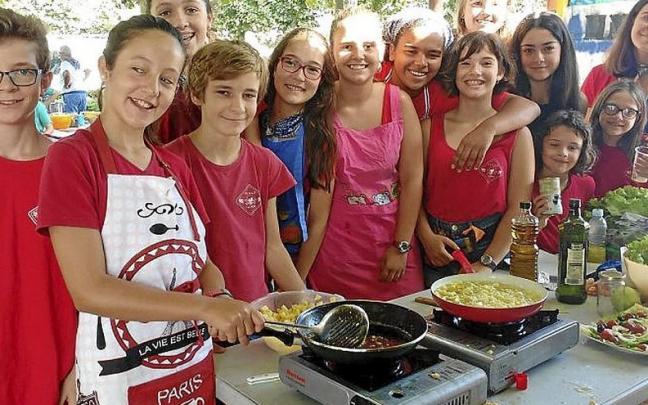 Concurso infantil de tortillas en fiestas anteriores. | FOTO: M. H.