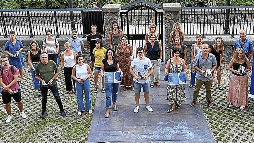 Herritarrak eta eragile ezberdineko ordezkariak Euskara Plana diseinatzeko prozesu parte-hartzailea aurkezteko agerraldian. | ARGAZKIA: N.G.