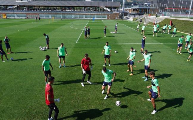 El Athletic está obligado a aligerar su nómina de jugadores. El Athletic está obligado a aligerar su nómina de jugadores.