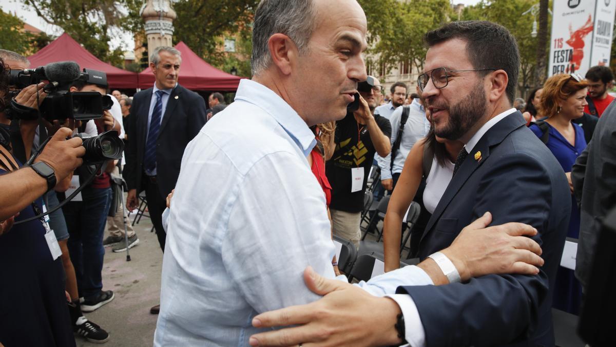 El secretario general de Junts, Jordi Turull, con el president Aragonès, en un acto anterior.