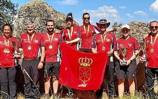 El equipo navarro de tiro con arco. | FOTO: CEDIDA