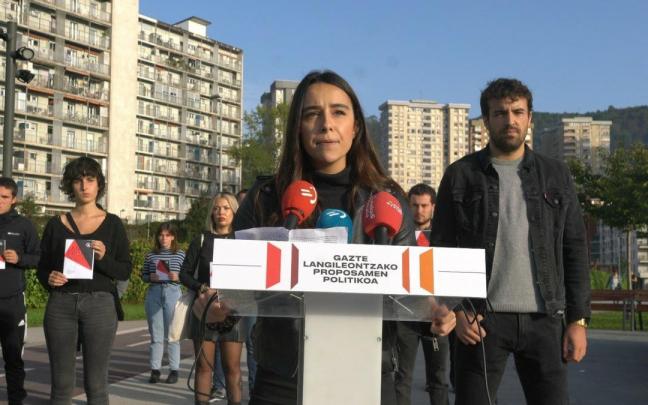 Miembros de GKS comparecen en Donostia.