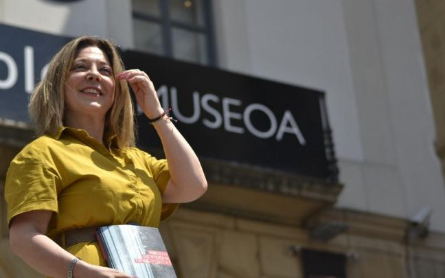 La escritora Esmeralda Hernando es la autora del libro &lsquo;Museos de Bizkaia en pildoritas&rsquo;, un recorrido cultural por los 35 museos de Bizkaia.
